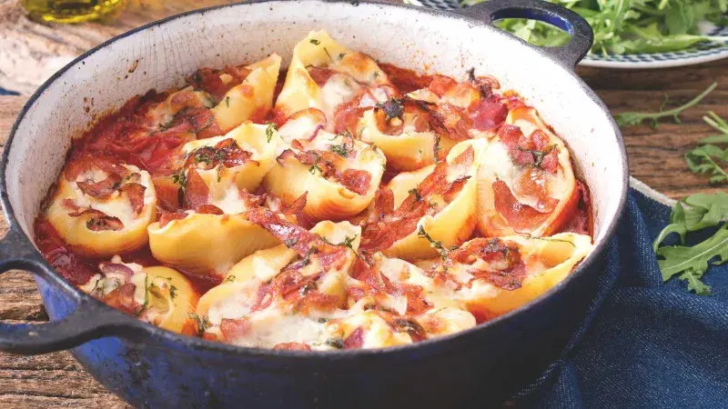 Těstovinové mušle plněné ricottou a salámem