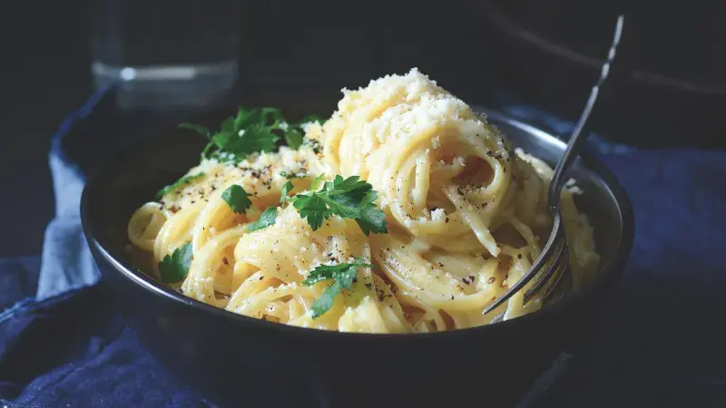 Těstoviny s česnekovou omáčkou z jednoho hrnce