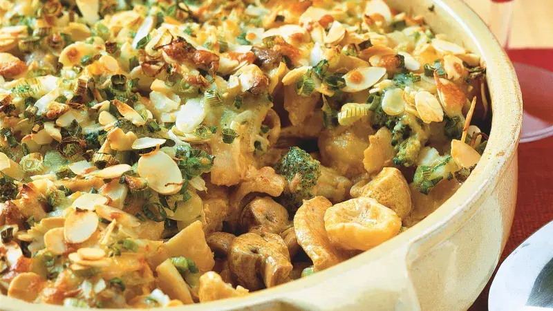 Zapékané těstoviny s kuřetem a brokolicí