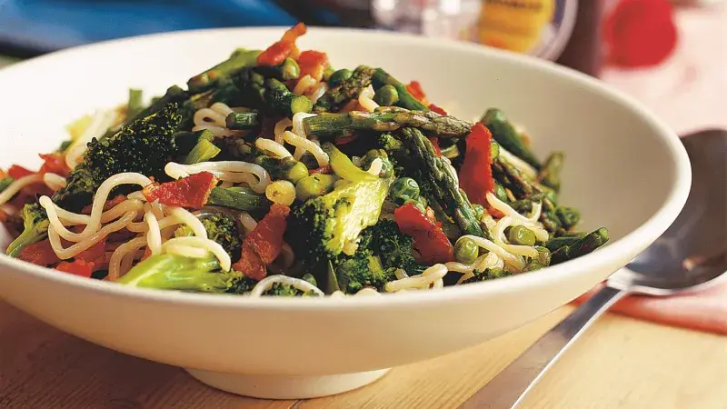 Čínské nudle se zeleninou