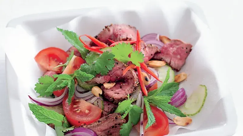 Thajský salát s roštěnkou