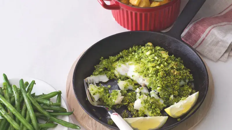 Treska s pestem a česnekovými bramborami