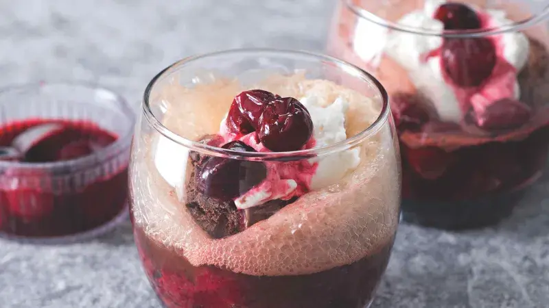 Třešňový float s colou