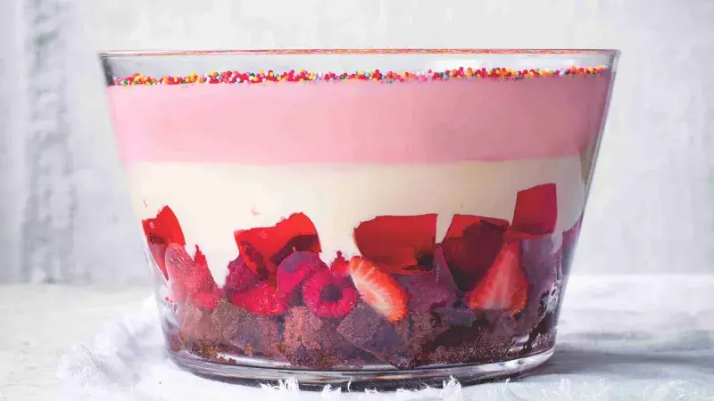 Tříbarevný trifle