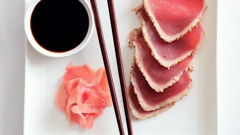 Tuňákové carpaccio se sezamem a terijaki
