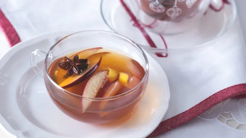 Jablečný punč s kořeněným rumem