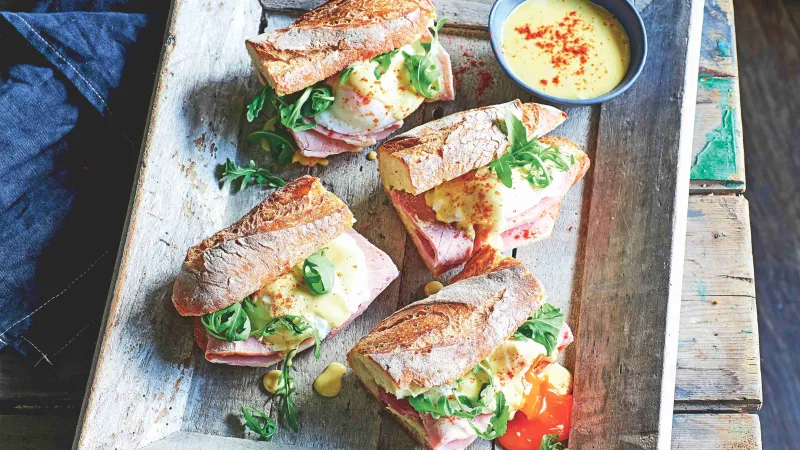 Vejce Benedikt v bagetě