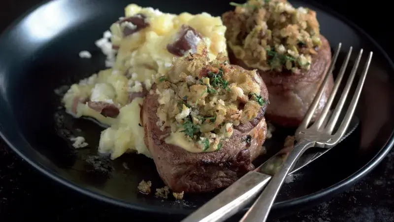 Vepřové medailonky s olivovou krustou