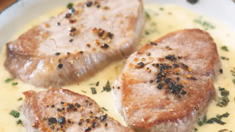 Vepřové medailonky s camembertem