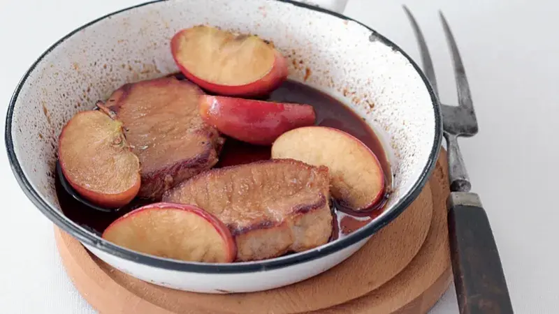 Vepřový steak s jablky