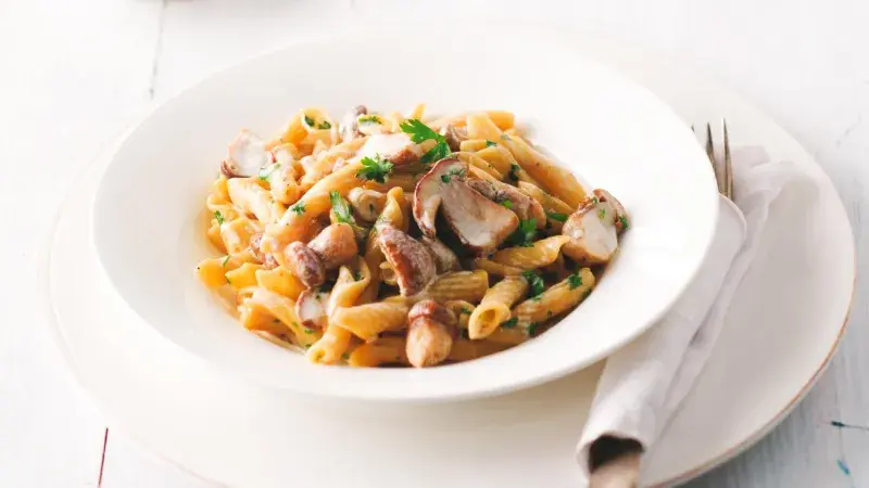 Penne s houbami a speckem