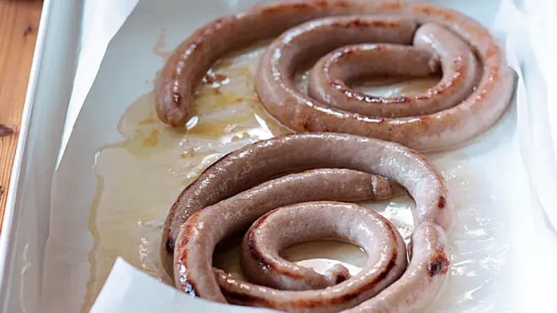 Domácí vinná klobása