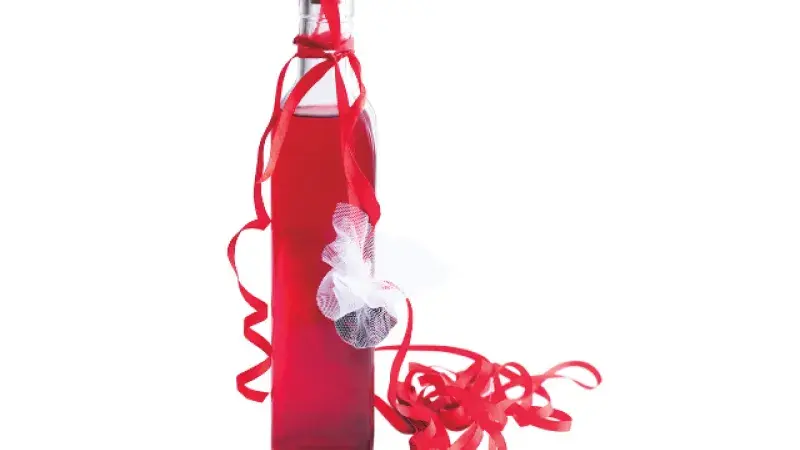 Voňavý brusinkový likér s rozinkami a pomerančem