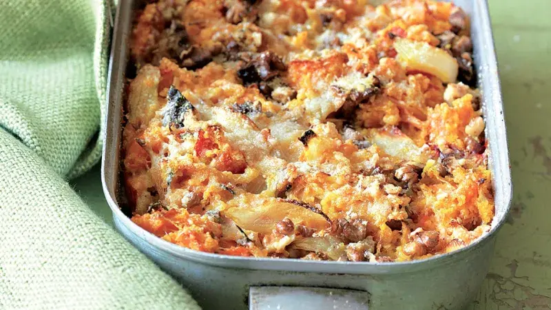 Zapečená dýně s jáhlami a s kysanou zeleninou