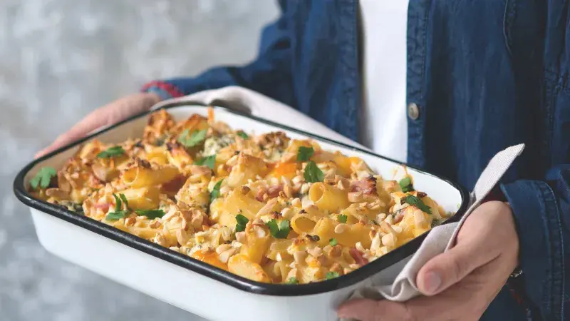 Těstoviny zapečené se směsí sýrů