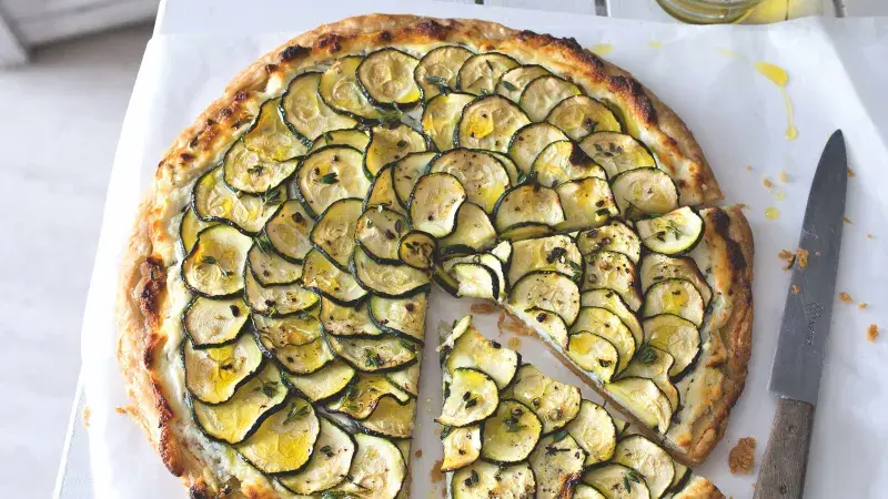 Cuketový koláč s tymiánem a kozím sýrem