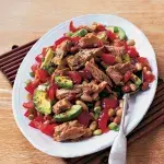 Mexický salát s tuňákem a fazolemi