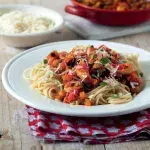 Špagety s olivami a kapary