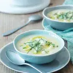 Květáková polévka se sýrovými nočky 