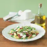 Těstoviny s hráškem a tyrolským špekem