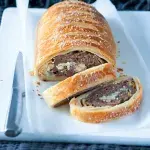 Mleté hovězí maso zapečené v těstě