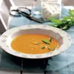 Jablečná polévka s kari Jablečná polévka s kari