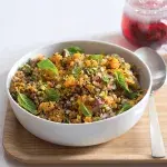 Pilaf s meruňkami, pistáciemi a goudou Pilaf s meruňkami, pistáciemi a goudou
