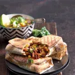 Grilované tortilly s vepřovým a ananasovou salsou