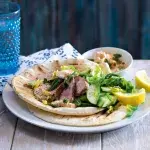 Grilovaná panenka v pitě s jogurtovým dipem