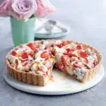 Jahodovo-oříškový koláč