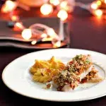 Ryba s křupavou krustou z oříšků kešú a chilli