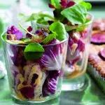 Salát z aromatických zelených lístků