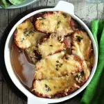 Zapečená česnečka se sýrem & vínem