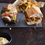 Tuňáková bageta s vejcem