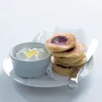 Bliny s červenou řepou a kozím sýrem