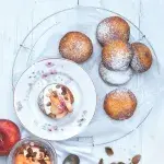 Bramborové koblížky s dušenými jablky