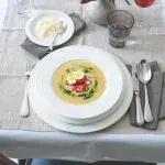  Bramborový krém s pečenými paprikami a křepelčími vejci