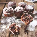 Čokoládové muffiny s banánem a kokosem