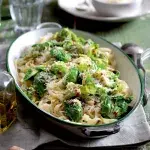 Těstoviny aglio e olio & růžičková kapusta