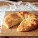 Gruzínské slané koláče – kubdari, lobiani, chačapuri