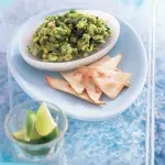 Guacamole s domácími chipsy  Guacamole s domácími chipsy