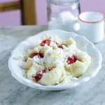 Kynuté jahodové knedlíky