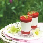 Jahodovo-marcipánová panna cotta