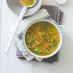 Kapří vývar se šafránem a zeleninou