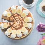Karamelový cheesecake s banány