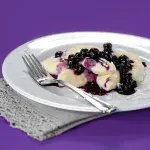 Krupicové nočky s borůvkovou omáčkou