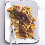 Kůzlečí pečeně na másle s estragonem a bramborami