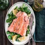 Losos pošírovaný v jasmínovém čaji