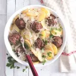 Masové koule & brambory v kysaném zelí