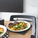 Medailonky z uzeného tempehu v olivové krustě